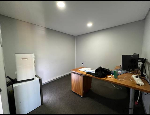410M² WAREHOUSE TO LET IN STRIJDOMPARK